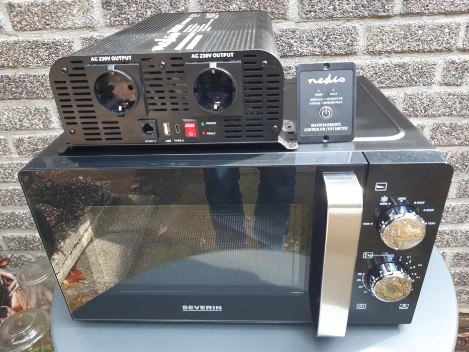 Pure Sinus Omvormer met Blackline magnetron