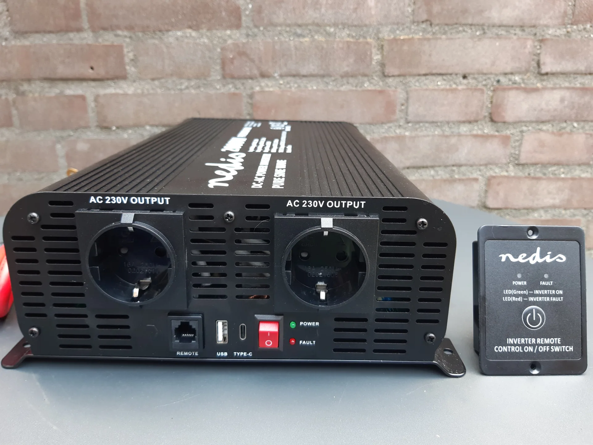 Pure Sinus Omvormer 2000Watt/24V